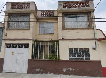 Casa de 4 habitaciones, Venustiano Carranza · Casa en Venta en Moctezuma 1a Sección