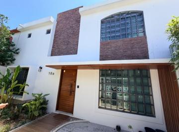 Casa · 200m² · 3 Recámaras · 6 Estacionamientos · Casa - Porto Bello