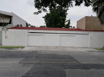 Casa de 4 habitaciones, Zapopan · Casa en Venta en Juan Manuel Vallarta