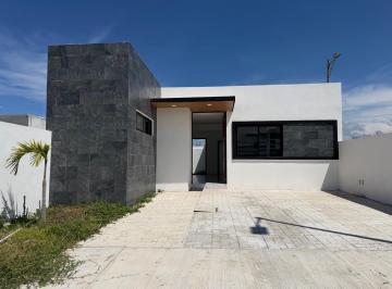 Casa · 180m² · 2 Recámaras · 2 Estacionamientos · Casa - Fraccionamiento Lomas de La Rioja