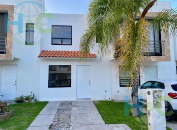 Casa · 100m² · 3 Recámaras · 2 Estacionamientos · Casa en Renta en Fraccionamiento Sonterra, Corregidora, Queretaro