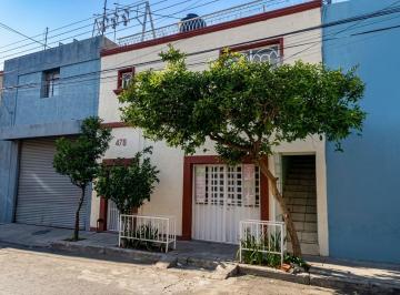 Casa de 4 habitaciones, Guadalajara · Casa en Venta en Col. Alcalde Barranquitas, Gdl