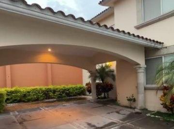 imagenPortal · Casa en Venta en Residencial Las Alamedas en Celaya Guanajuato