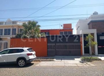 Casa · 250m² · 4 Recámaras · 2 Estacionamientos · Casa Venta Lomas de Circunvalacion