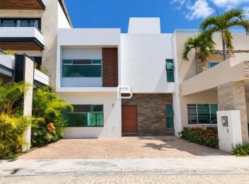Casa · 220m² · 3 Recámaras · 2 Estacionamientos · Casa en Venta en Residencial Aqua en Cancun
