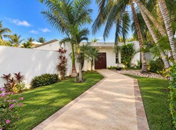 Casa · 270m² · 2 Recámaras · Casa - Campestre