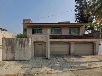 Casa de 5 habitaciones, Coatzacoalcos · Casa de 550 m² con 5 Recámaras en Venta en Petrolera