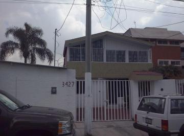 Casa · 307m² · 6 Recámaras · 5 Estacionamientos · La Calma 6 Habitaciones 2 Niveles