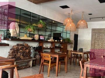 Local comercial · 118m² · Rebajado! Traspaso Hermoso Restaurant, Excelente Ubicacion