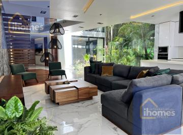 Casa · 505m² · 5 Recámaras · 2 Estacionamientos · Casa en Venta en Playacar