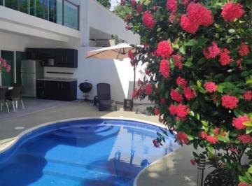 Casa · 450m² · 5 Recámaras · 2 Estacionamientos · Hermosa Amplia Casa en Renta Playa Magna Playa del Carmen (Frc - 1057)