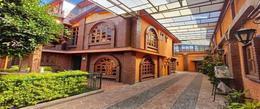 Casa · 345m² · 6 Recámaras · 4 Estacionamientos · Casa en Venta en San Lorenzo Tezonco Iztapalapa con Roof Garden