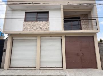 Casa · 260m² · 5 Recámaras · 3 Estacionamientos · Casa con Local Comercial en Venta en Zinacantepec; La Huerta, Cerca de Calzada Al Pacífico