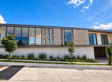 Casa de 3 habitaciones, León · Casa Nueva en Venta en Lomas Punta del Este, Una Planta.