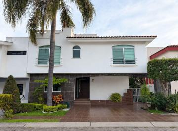 c02746da8e1bcaf2cd8ae2d93e7acc9c8568f3374275069adedc42b2c1a04afe · Casa en Venta |jardín Real | 4 Recámaras, Jardín, Terraza y Recámara Pb con Baño