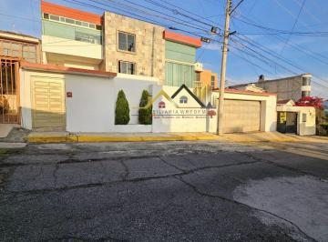 Casa de 3 habitaciones, Pachuca · Casa en Venta, Amplios Espacios y Comodidad, Lomas Residencial
