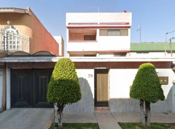 Casa de 4 habitaciones, Nezahualcóyotl · Casa en Venta en Bosques de Irán, Estado de México.
