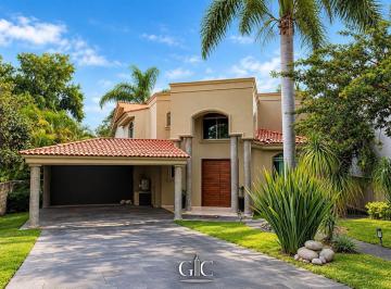 a6dfc00048ef19047b6474974893bbeca5da533556335aca7cf1703cec9d6fba · Casa en Venta y Renta en Villa Coral Zapopan | 1,150 m², Amueblada, Jardín