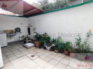 Casa · 249m² · 3 Recámaras · 3 Estacionamientos · Casa en Renta en Retorno Av Santa Ana