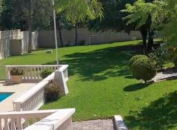 Quinta · 2475m² · 1 Recámara · 15 Estacionamientos · Quinta en El Barrial