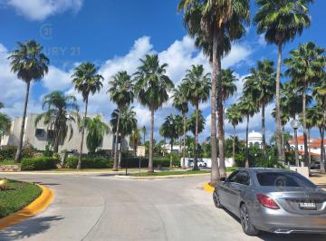 Terreno / Lote · 466m² · Se Vende El Mejor Lote en Esquina en Playa Magna, Comunidad Exclusiva de Playa del Carmen P4485