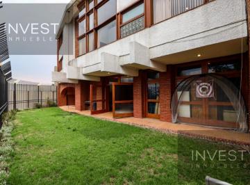 Casa · 600m² · 4 Recámaras · 4 Estacionamientos · Casa en Lomas de Las Aguilas