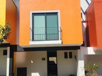 Casa en condominio · 135m² · 4 Recámaras · 2 Estacionamientos · Casa en Renta en Residencial del Lago, Jocotepec