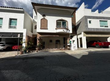 Casa · 350m² · 3 Recámaras · 2 Estacionamientos · Casa en Venta en Privanzas 5 Sector, Valle Oriente Monterrey N. L