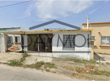 Casa de 2 habitaciones, Coatzacoalcos · Casa en Máscara de Jade 206, Santa Fe, 96535 Fraccionamiento Cdad. Olmeca, Ver.