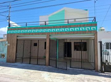 Casa de 5 habitaciones, Mérida · Casa en Venta en Merida Poligono 108 Ctm