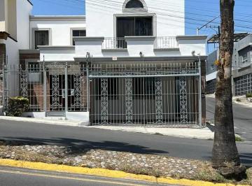 1 · Hermosa Casa en Renta en Cumbres 4 Sector