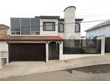 Casa de 4 habitaciones, Ensenada · Venta de Casa en Col Moderna, Ensanada, Baja California Norte.