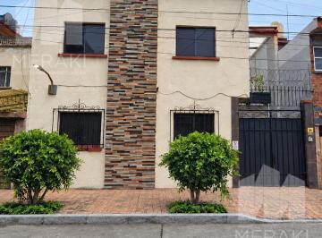 Casa · 350m² · 4 Recámaras · 3 Estacionamientos · Casa en Venta Col. Periodista