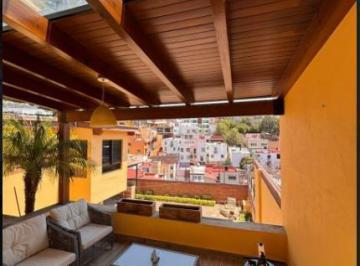Casa · 500m² · 5 Recámaras · 2 Estacionamientos · Casa en San Javier