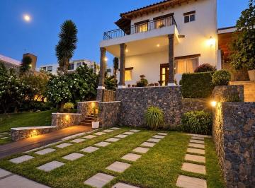 7cdb828ccaef0bf32d3842dc3d4342ec35e0882814ffe4bf22593bef35a240d0 · Casa en Venta Cumbres del Cimatario Querétaro