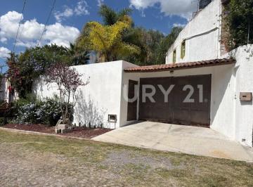 Casa · 129m² · 3 Recámaras · 3 Estacionamientos · Venta de Casa en Barrio de La Magdalena
