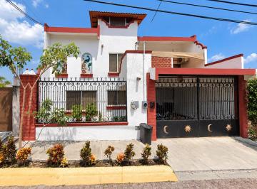 Casa de 5 habitaciones, Temixco · Casa en Venta en Tres de Mayo, Temixco, Morelos.