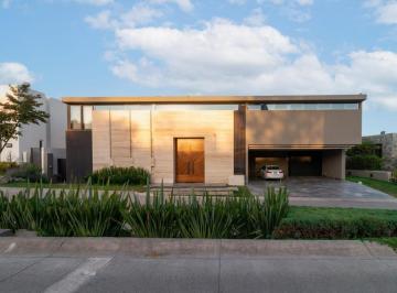 Casa · 959ha · 5 Recámaras · 6 Estacionamientos · Casa en Venta en El Molino Residencial