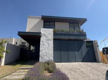 Casa · 451ha · 3 Recámaras · 4 Estacionamientos · Casa en Venta - El Molino Residencial