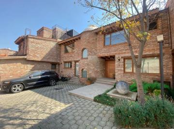 Casa en condominio · 420m² · 4 Recámaras · 4 Estacionamientos · Casa en Condominio Proyecto del Arq Cramer