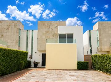 Casa en condominio de 3 habitaciones, Metepec · Casa en Venta en Residencial Foresta con Ampliacion con Alberca, Metepec