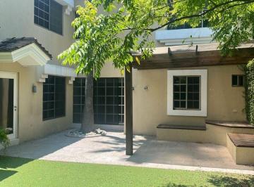 Casa de 3 habitaciones, San Pedro Garza García · Casa en Renta en San Pedro