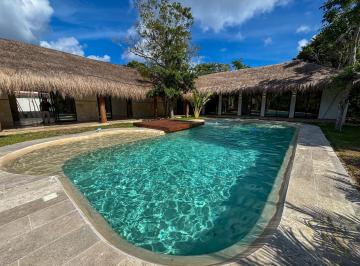 Villa · 1091m² · 4 Recámaras · 3 Estacionamientos · Villa de 4 Recámaras, Piscina Privada, Acceso Directo a Cenotes y a Maravillosa Laguna de Yalku