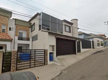 Casa de 4 habitaciones, Ensenada · Venta En, Calle Bahia Vizcaino Col. Moderna Mun. Ensenada C. P. 22860 Baja California Norte