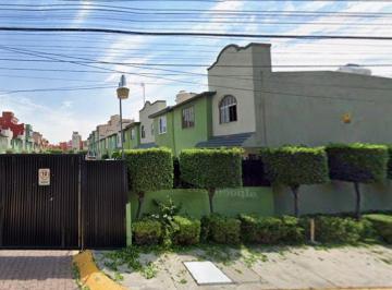 Casa de 3 habitaciones, Tlalnepantla de Baz · Disfruta de Esta Hermosa Casa en Paseo de Los Ahuehuetes 3, Valle del Tenayo, Tlalp.