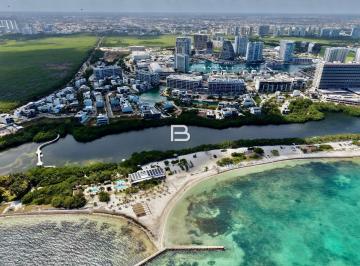 Casa · 565m² · 4 Recámaras · 3 Estacionamientos · Casa en Venta en Puerto Cancún