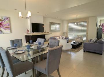 Casa · 288m² · 3 Recámaras · 4 Estacionamientos · Casa en Amueblada en Renta en Metepec, Residencial Montjuïc