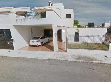 Casa de 4 habitaciones, Mérida · Casa en Gran Santa Fe, Caucel Merida Yuc, con Alberca, Jardin, Cerca de Plazas Comerciales y Parque