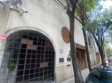 Casa · 324m² · 2 Estacionamientos · Casa en Renta con Uso de Suelo Ideal Oficina