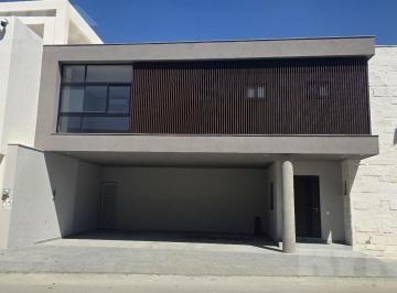 FACHADA · Casa Equipada en Venta en Los Cavazos, Santiago Nuevo León
